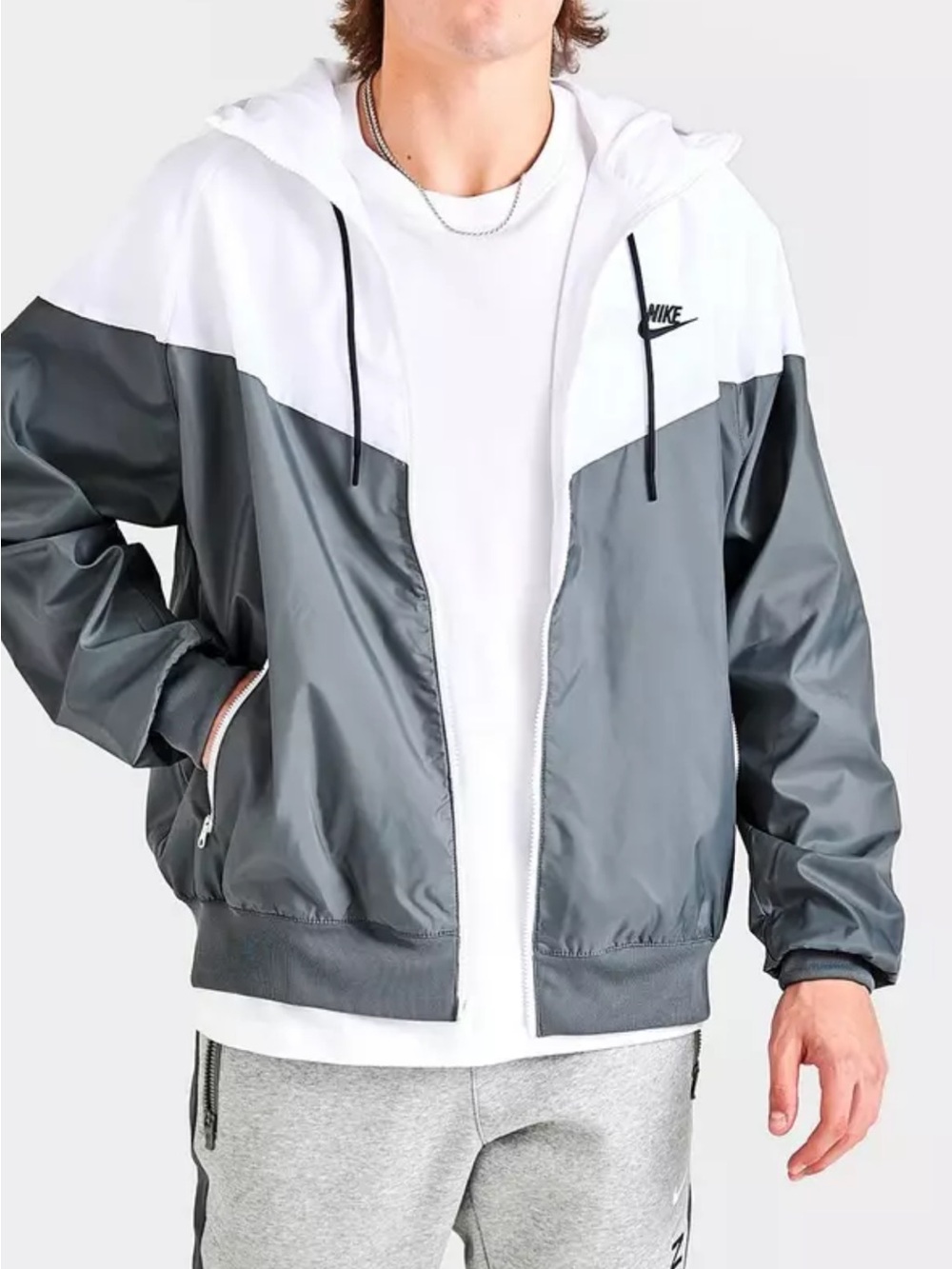 NWT Nike Men’s White and Gray Colorblock Hooded Windbreaker